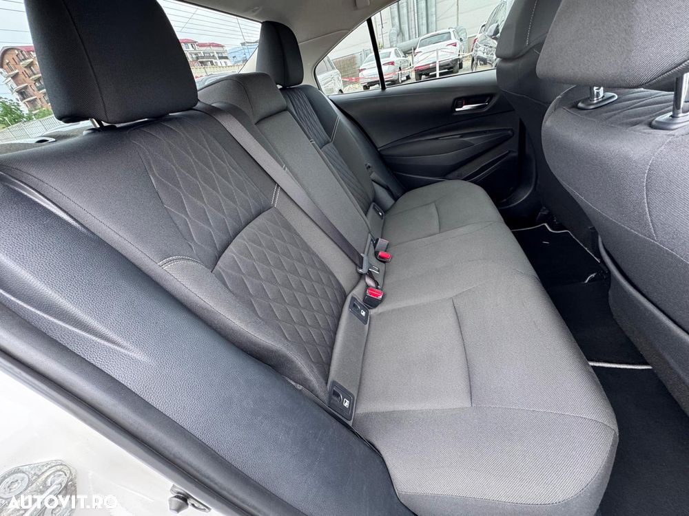 Toyota Corolla 1.8 HSD Dynamic - 11