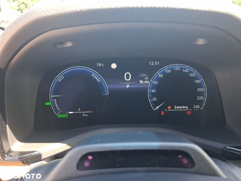 Toyota Camry - 17