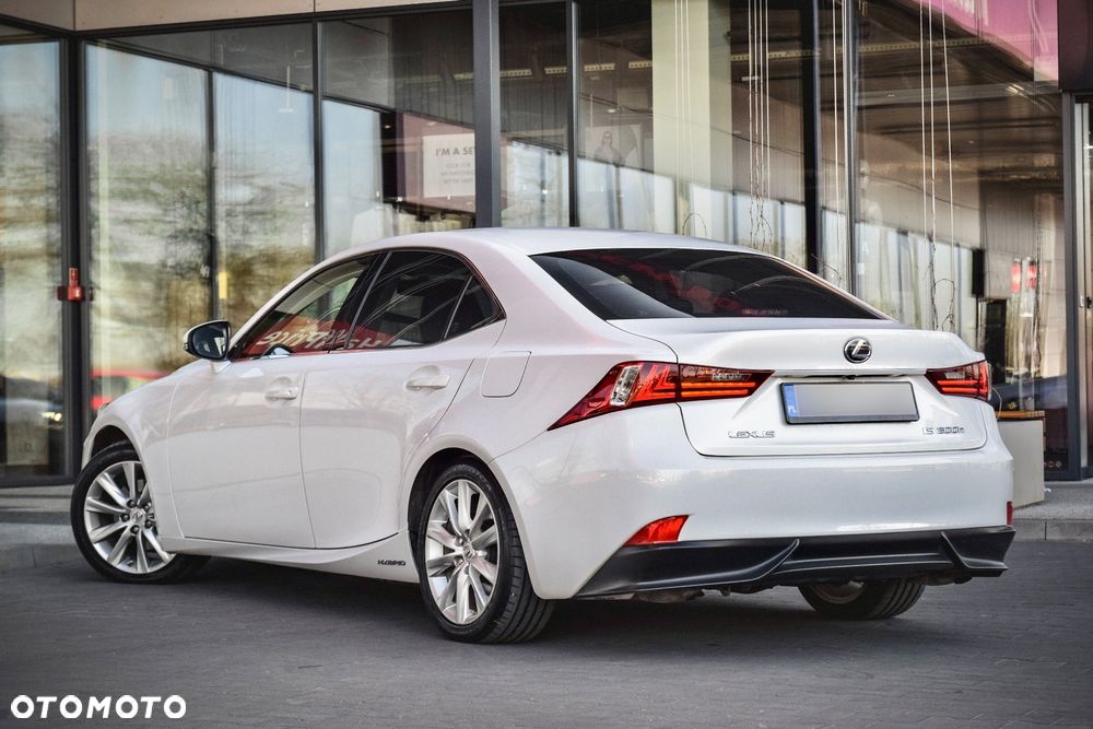 Lexus IS 300h F Impression EU6 - 4