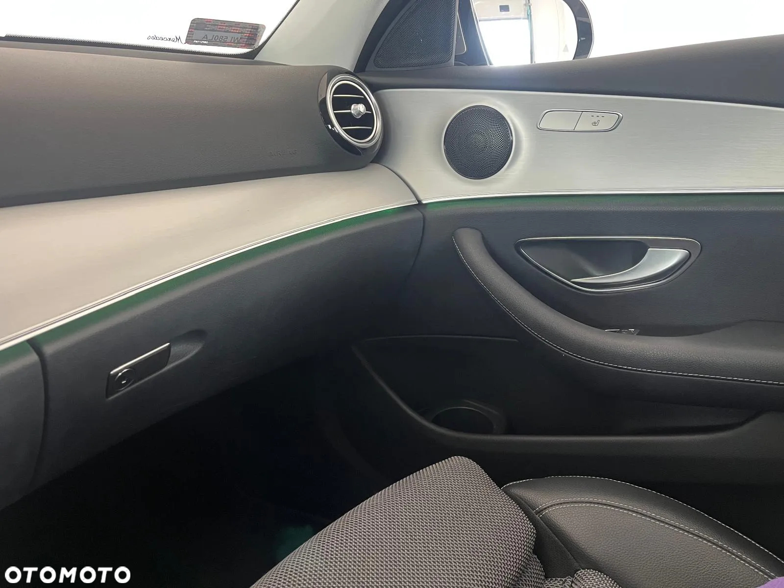 Mercedes-Benz Klasa E 220 d Avantgarde - 21