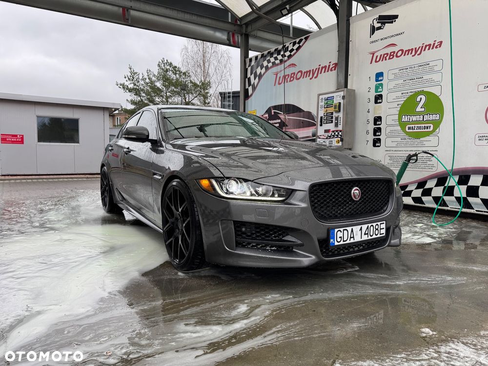 Jaguar XE - 2