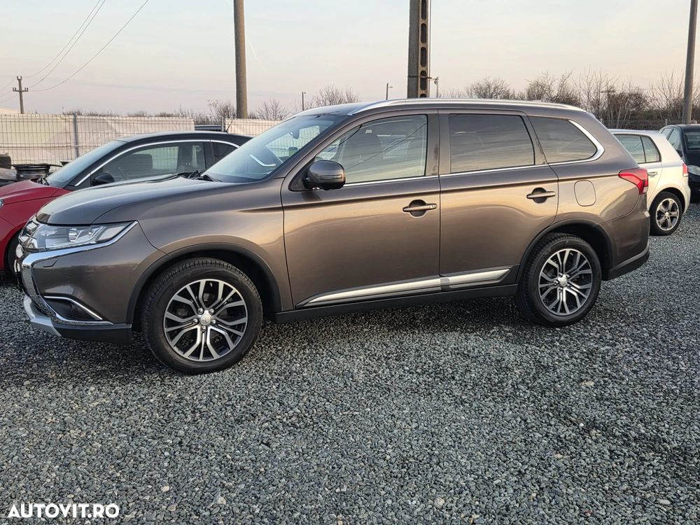 Mitsubishi Outlander - 1