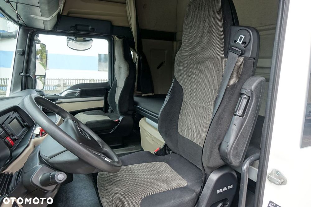 MAN TGX 18.470 4x2 BLS / XLX / STANDARD / EURO 6 / AUTOMAT / RETARDER / KLIMATYZACJA POSTOJOWA / LODÓWKA / 2 ZBIORNIKI - 22