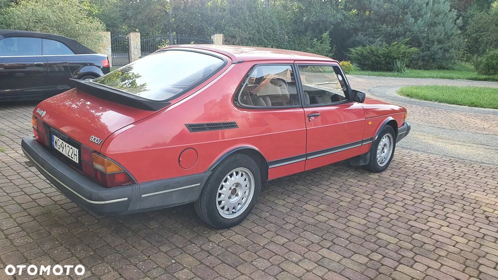 Saab 900 - 4