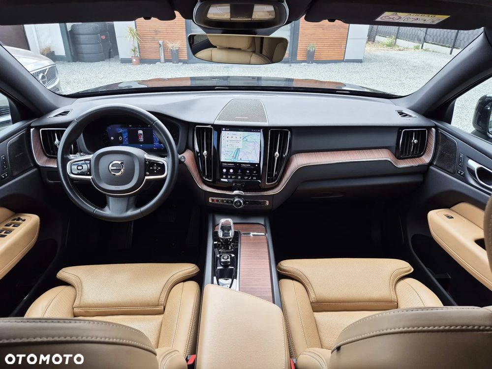 Volvo XC 60 B4 D AWD Ultimate Dark - 8