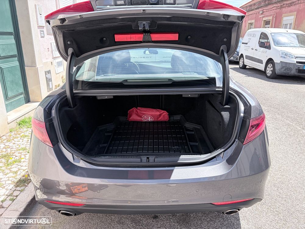 Alfa Romeo Giulia 2.2 D Super AT8 - 19