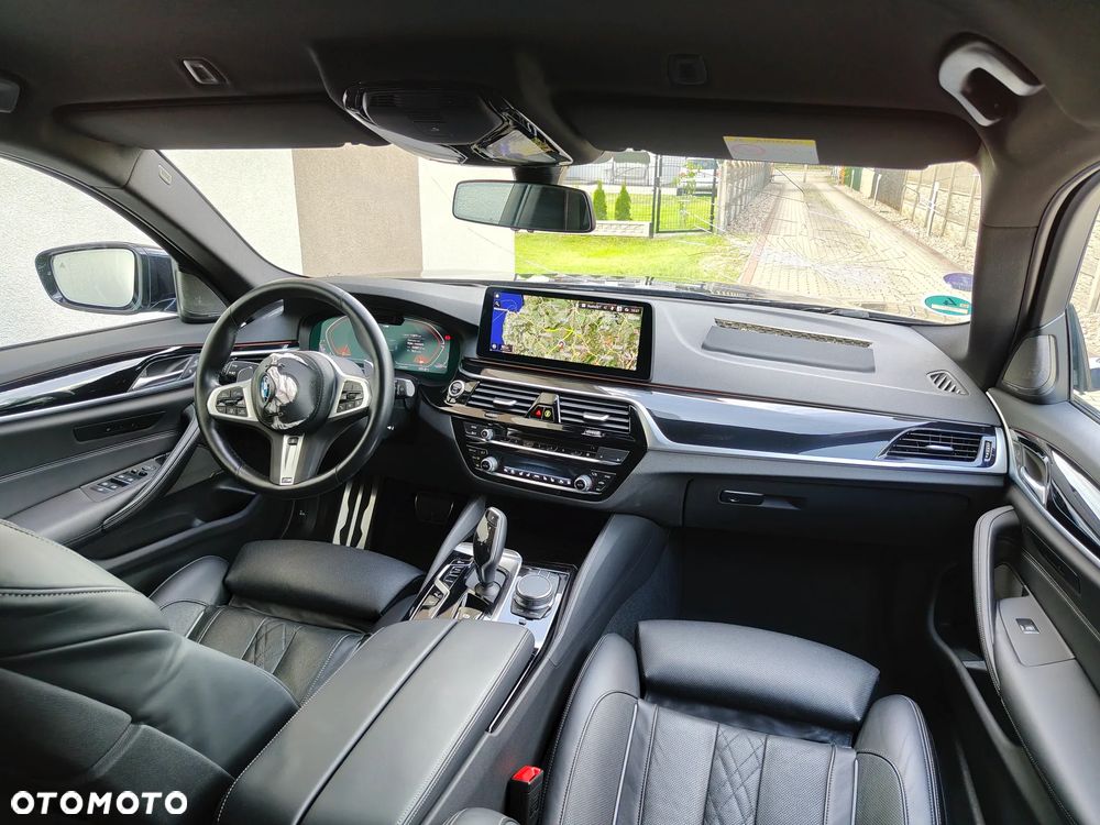 BMW Seria 5 540i xDrive M Sport Edition - 32