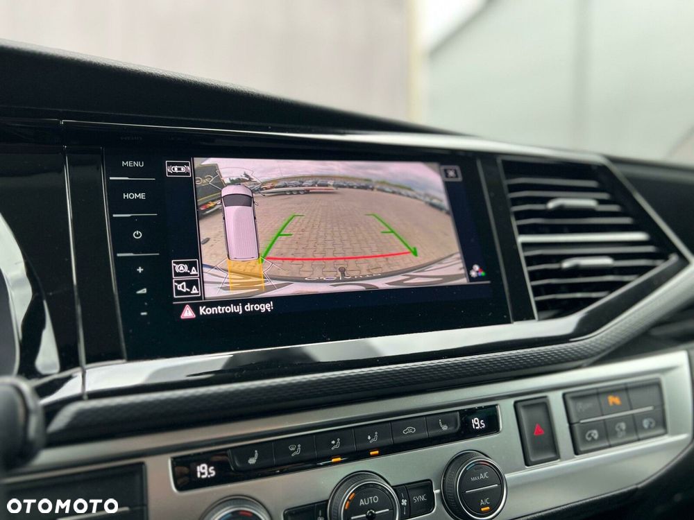 Volkswagen Multivan - 25