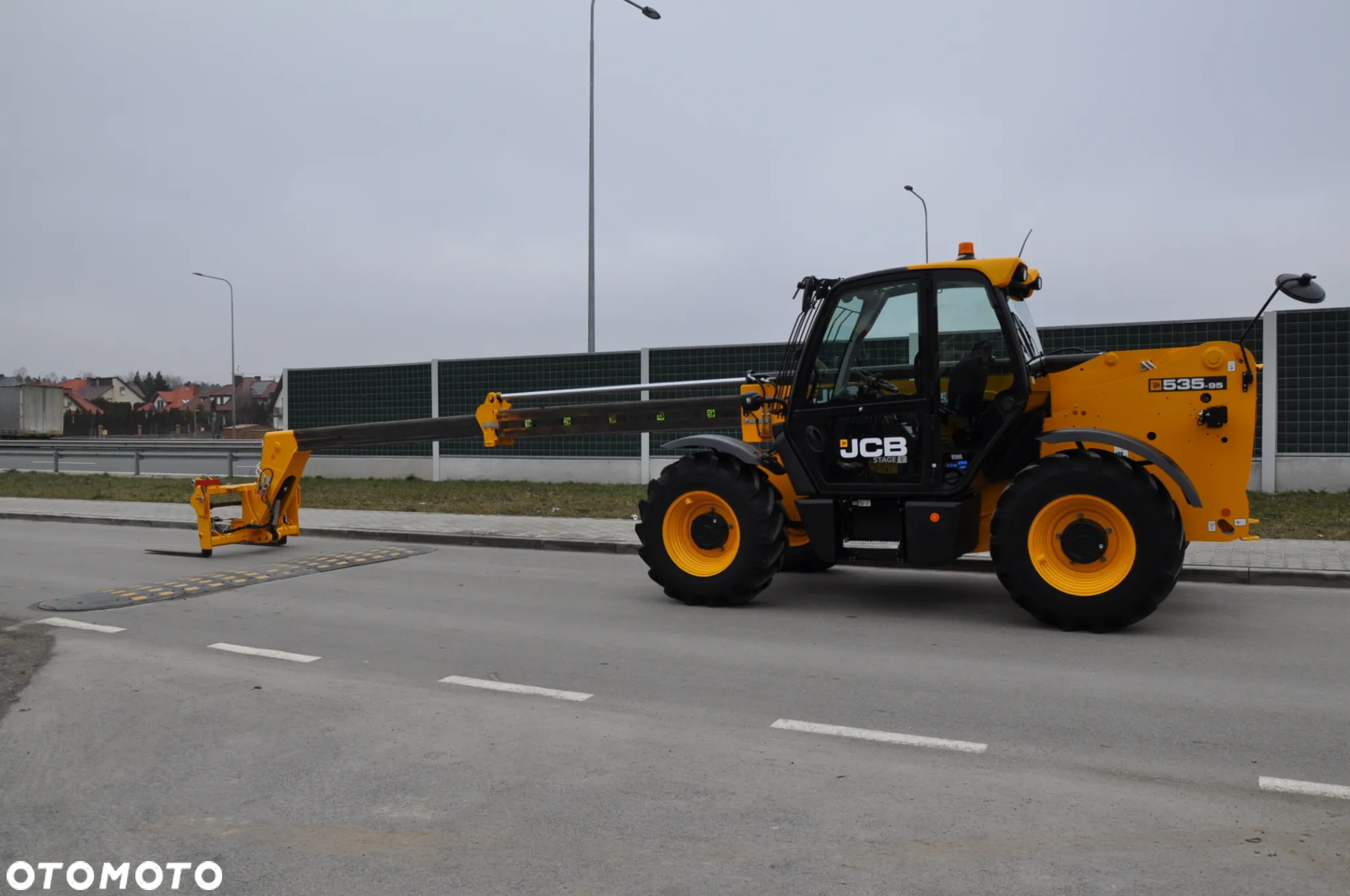 JCB 535-95 ŁADOWARKA TELESKOPOWA STAGE V 109 KM Mało MTG 572 Udźwig 3500 kg WYSOKOŚĆ ZAŁADUNKU 9,5 m Jak Nowa Klimatyzacja Widły do palet Szybkozłącze hydrauliczne - 18