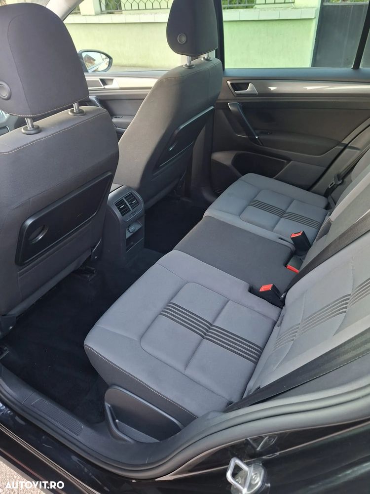Volkswagen Golf - 14