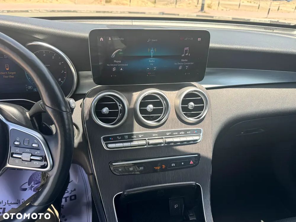Mercedes-Benz GLC 300 4Matic 9G-TRONIC AMG Line - 9
