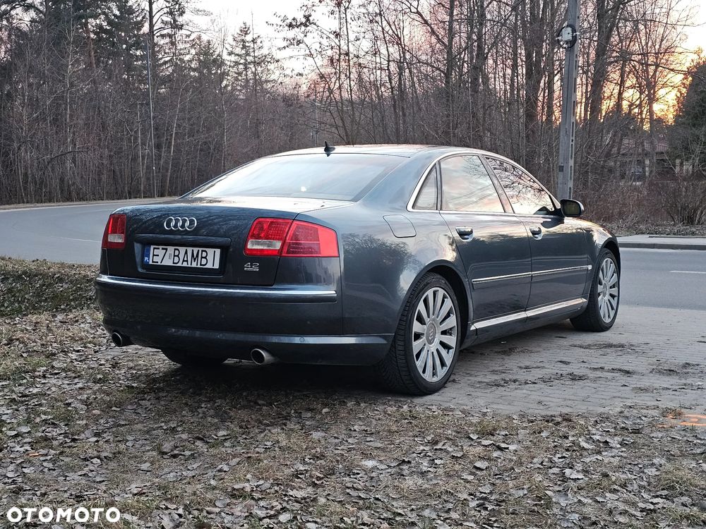 Audi A8 4.2 Quattro - 6