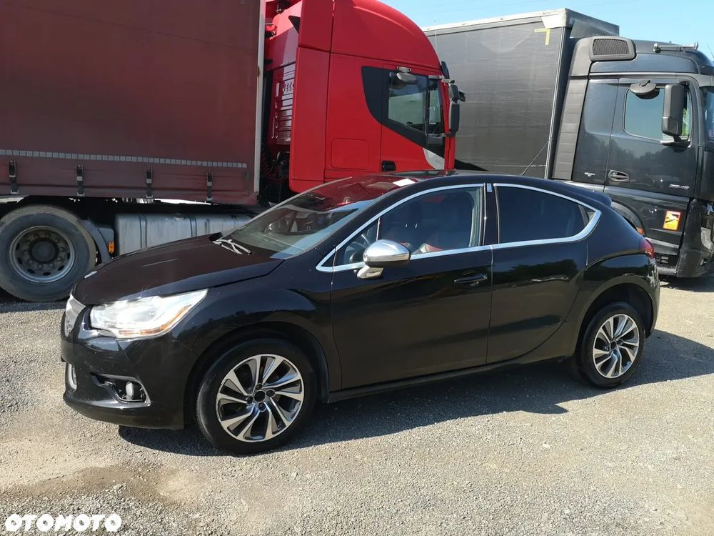 Citroën DS4 1.6 HDi SoChic - 26
