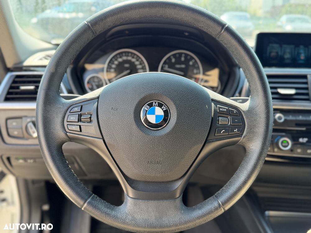 BMW Seria 3 320d xDrive AT Luxury Line - 7