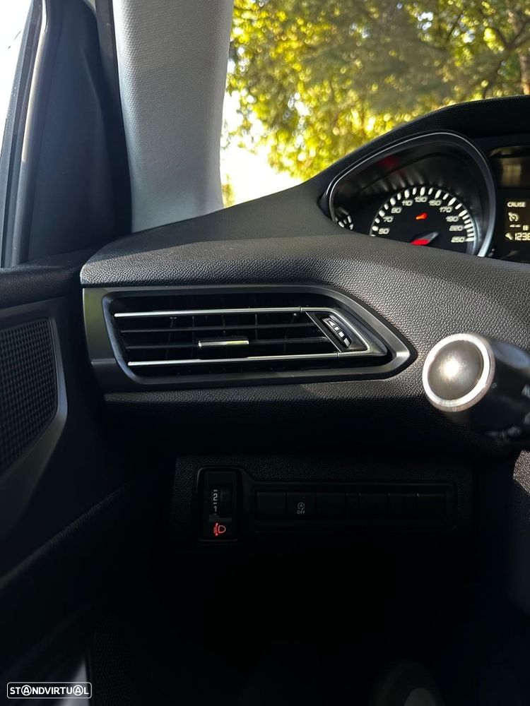 Peugeot 308 1.5 BlueHDi Allure - 27