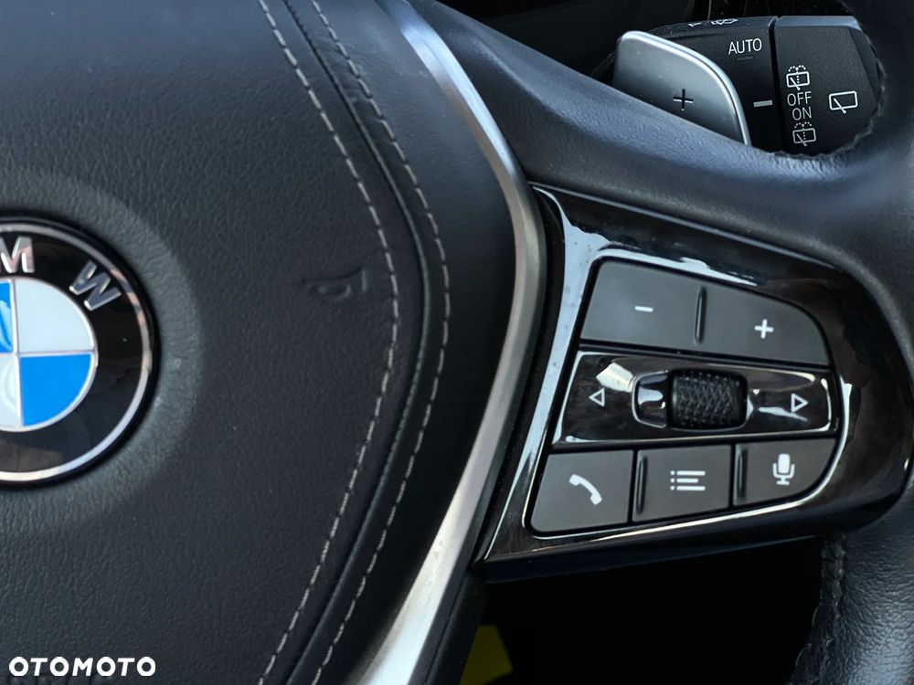 BMW Seria 5 520d Sport Line - 16