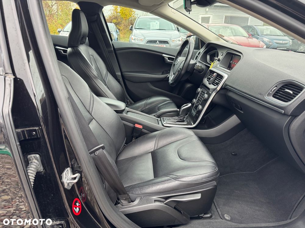 Volvo V40 D3 Geartronic Momentum - 26