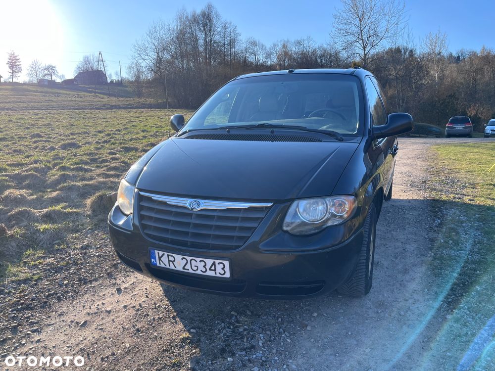 Chrysler Town & Country - 1