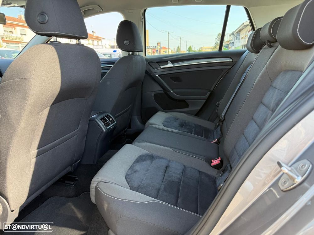 VW Golf 1.6 TDi Highline DSG - 10