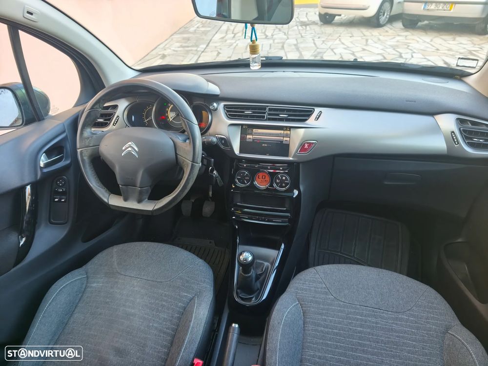 Citroën C3 1.2 PureTech Shine - 21