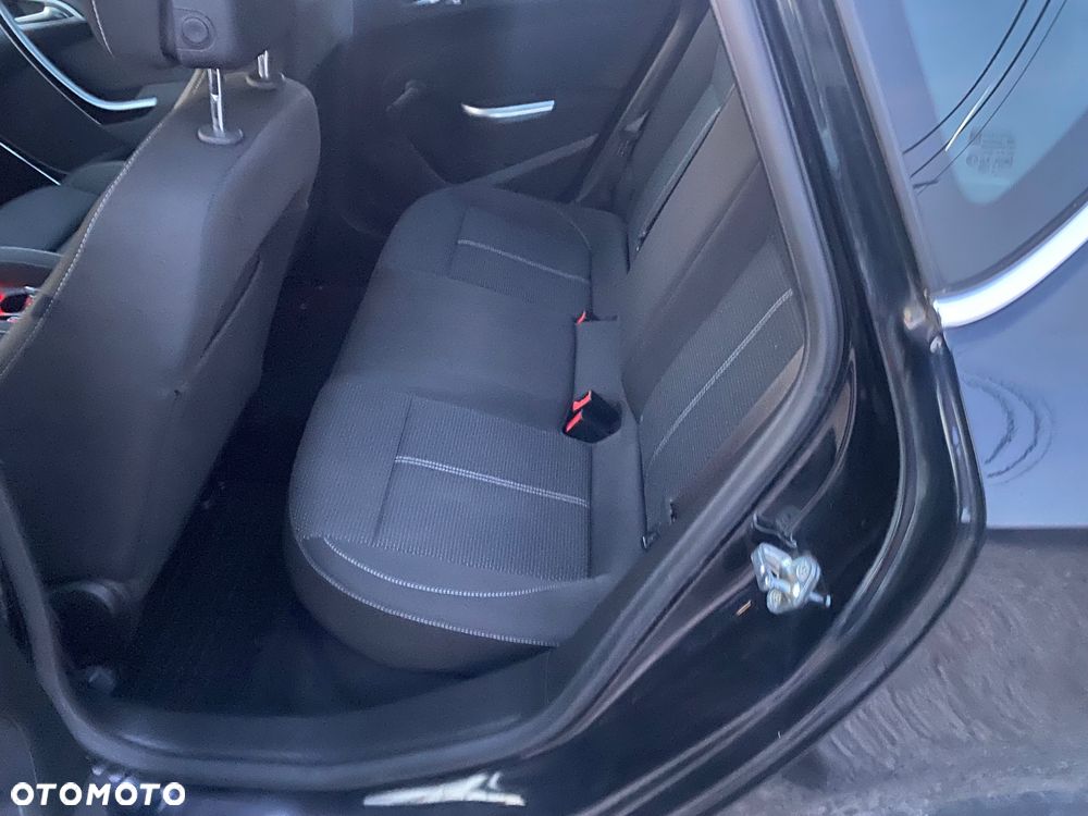 Opel Astra 1.4 Turbo Cosmo - 25