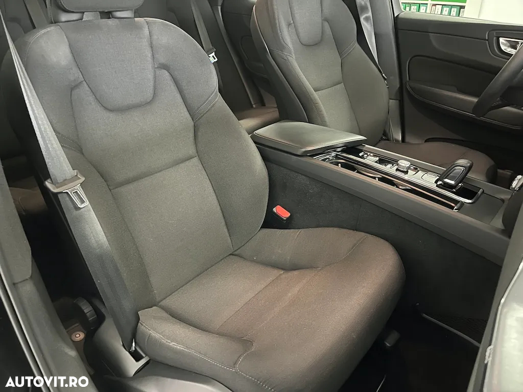 Volvo XC 60 B4 MHEV AWD Momentum - 14