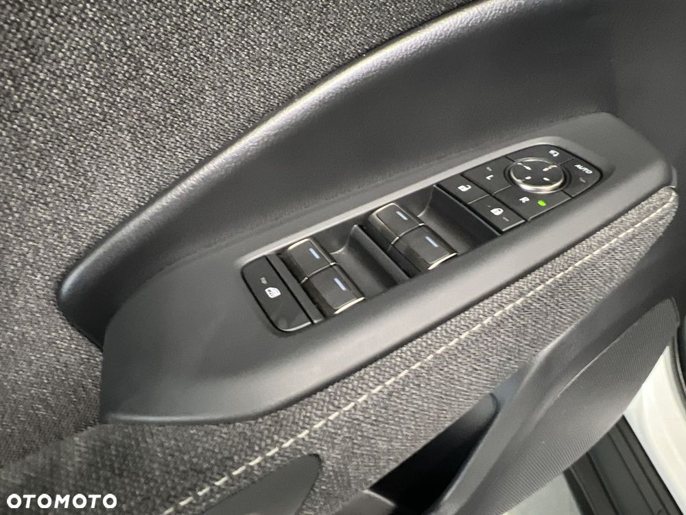 Lexus LBX 1.5 Hybrid - 19