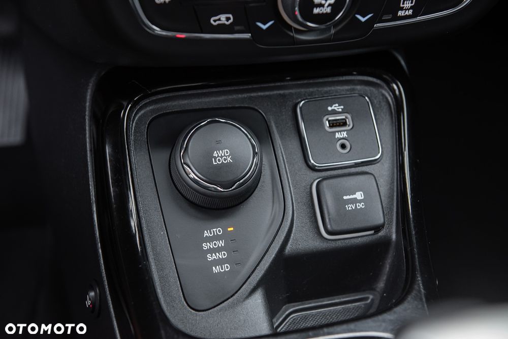 Jeep Compass - 25