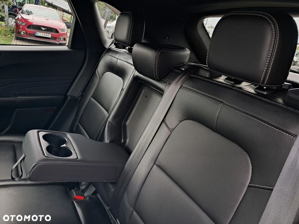 Ford Escape 2.0 EcoBoost AWD Titanium - 24