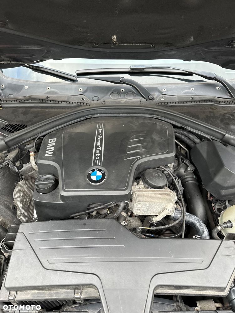 BMW Seria 3 328i xDrive Luxury Line - 12