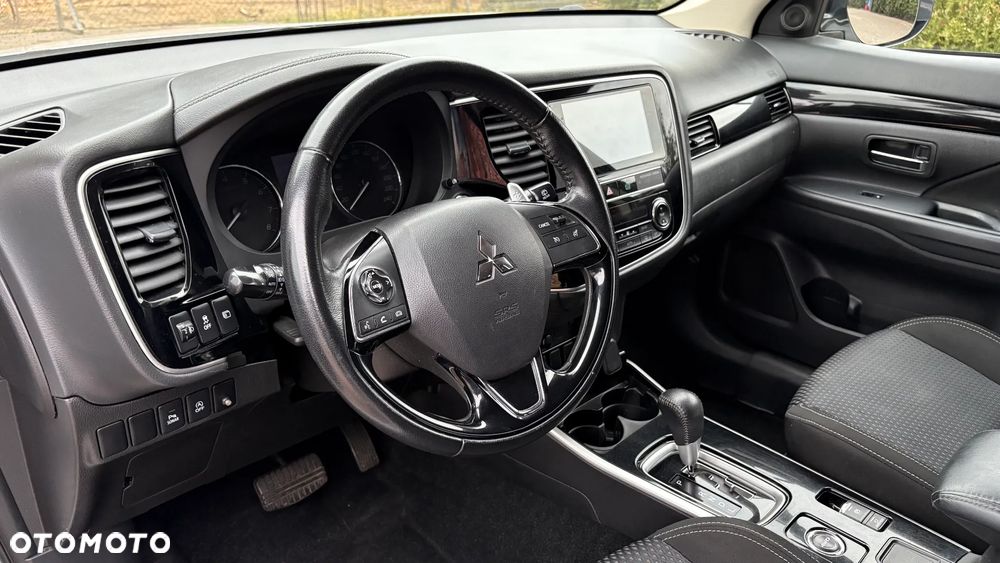 Mitsubishi Outlander 2.0 Intense 4WD CVT - 19