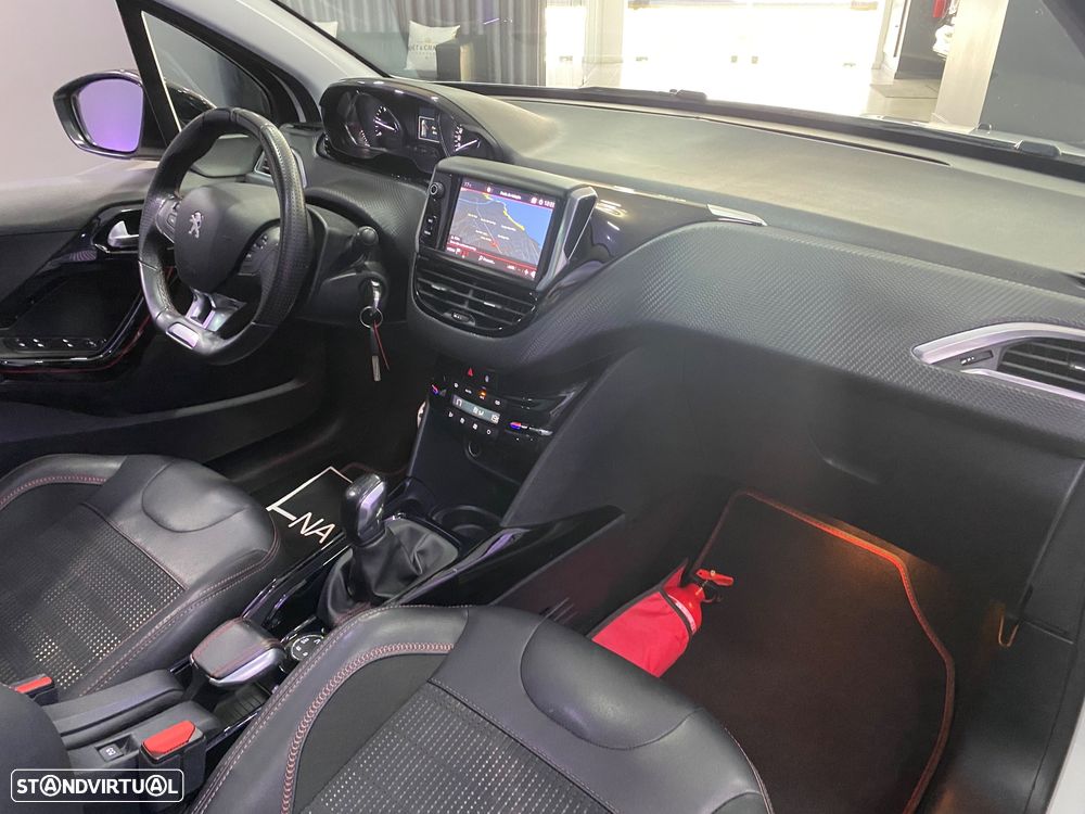 Peugeot 2008 1.5 BlueHDi GT Line - 22