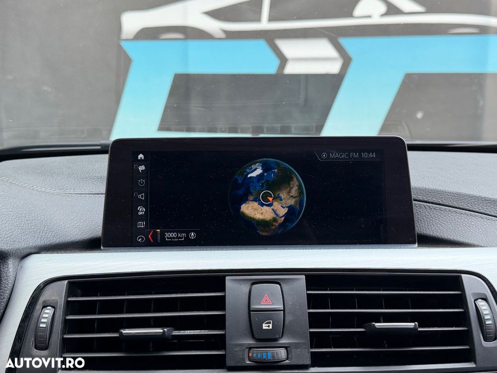 BMW Seria 3 320i Aut. Luxury Line - 22