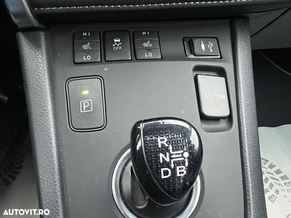 Toyota Auris 1.8 L VVT-i Sol+ - 18