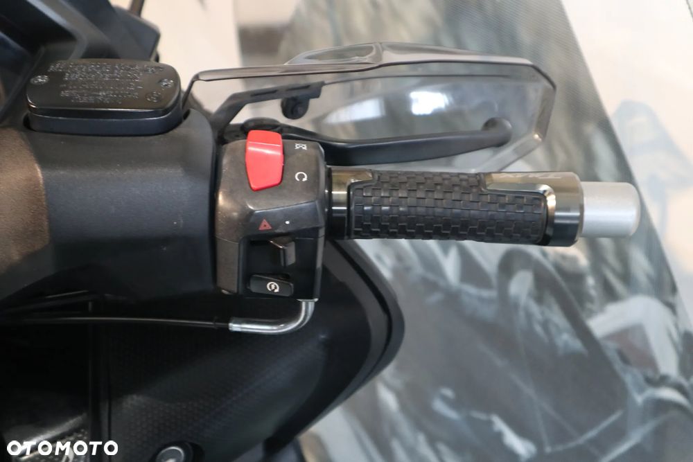Yamaha Tmax - 13