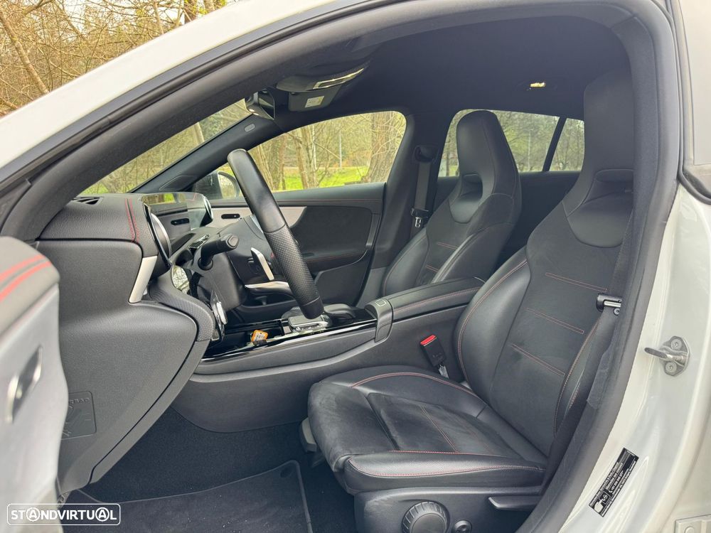 Mercedes-Benz CLA 250 e Shooting Brake AMG Line - 19