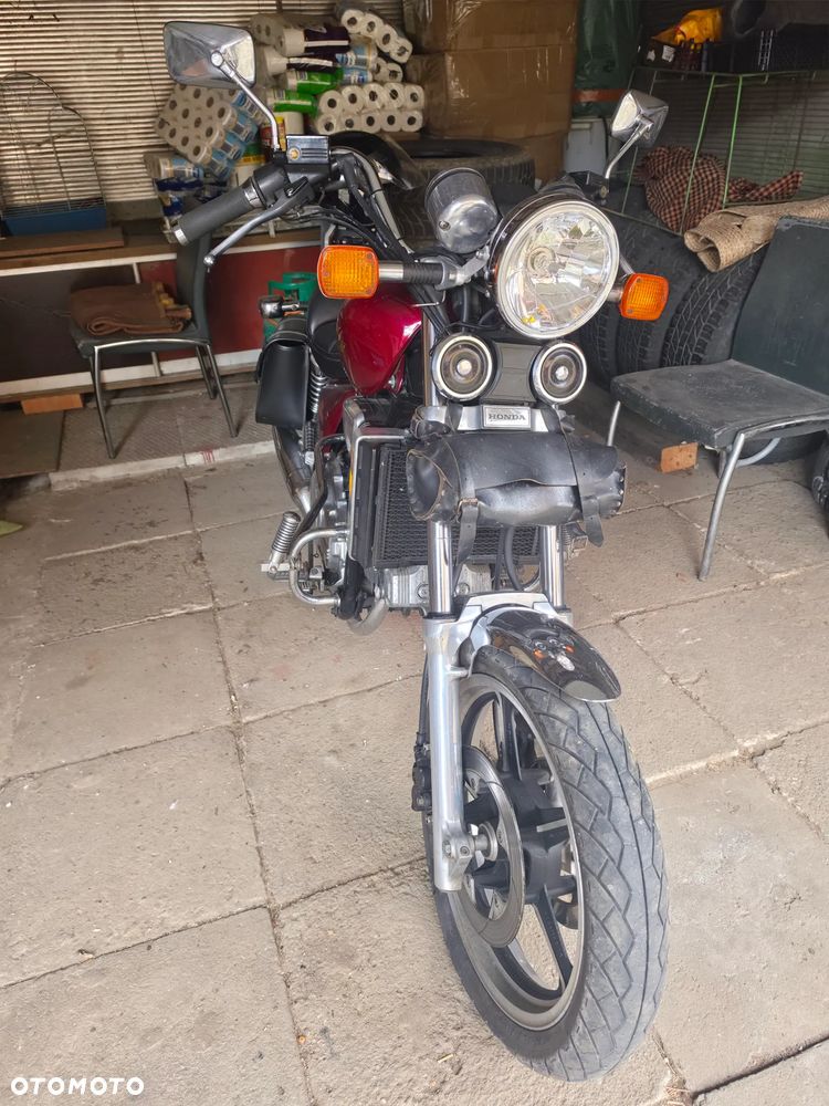 Honda VF - 2