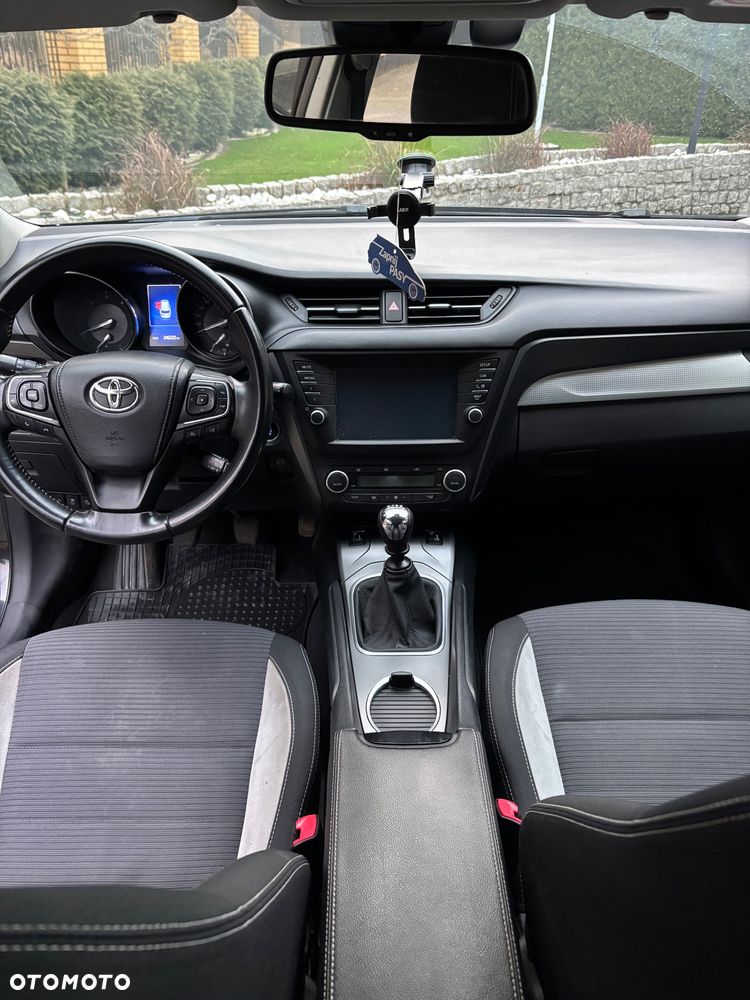 Toyota Avensis 2.0 D-4D Prestige - 17
