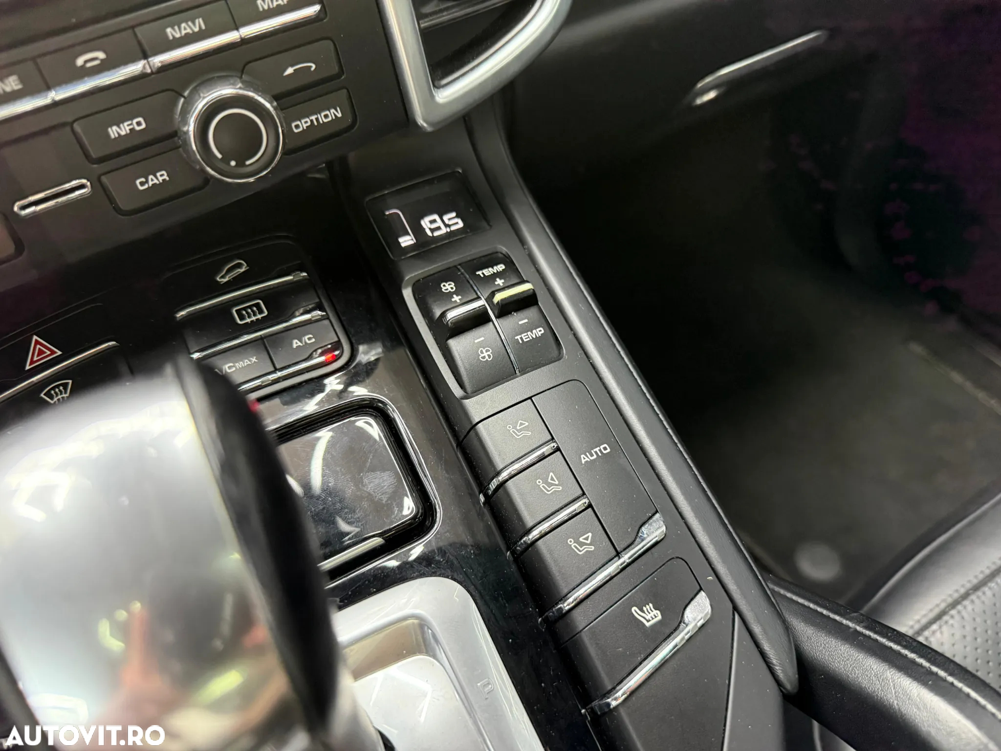 Porsche Cayenne 3.0 L - 13