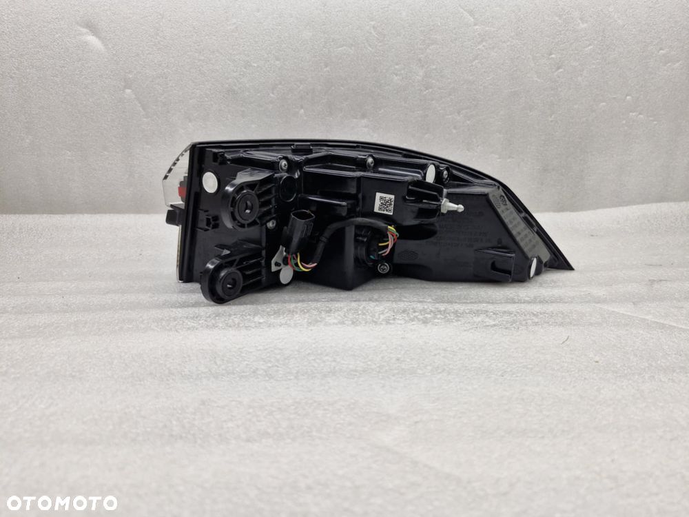 MG HS LAMPA LEWA TYŁ 6 PIN 11644501-PBC - 5