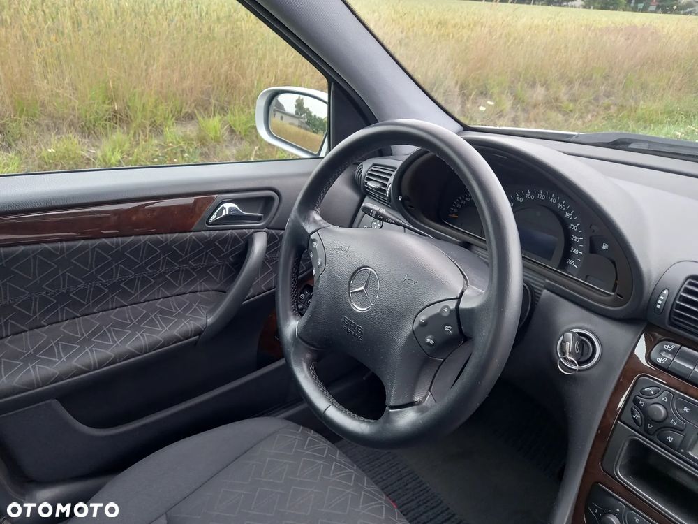 Mercedes-Benz Klasa C 180 Kompressor Elegance - 27