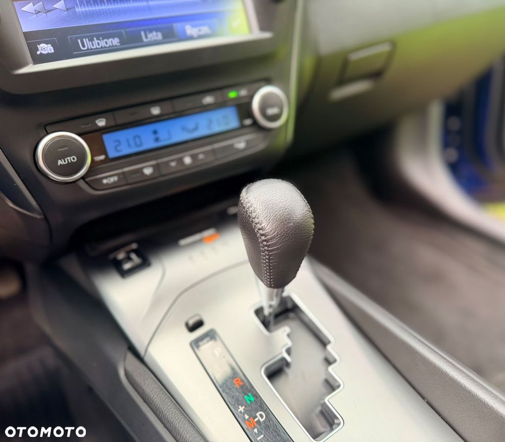 Toyota Avensis 2.0 Premium MS - 12