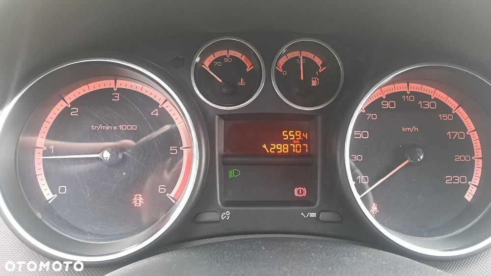 Peugeot 308 1.6 HDi Premium - 18