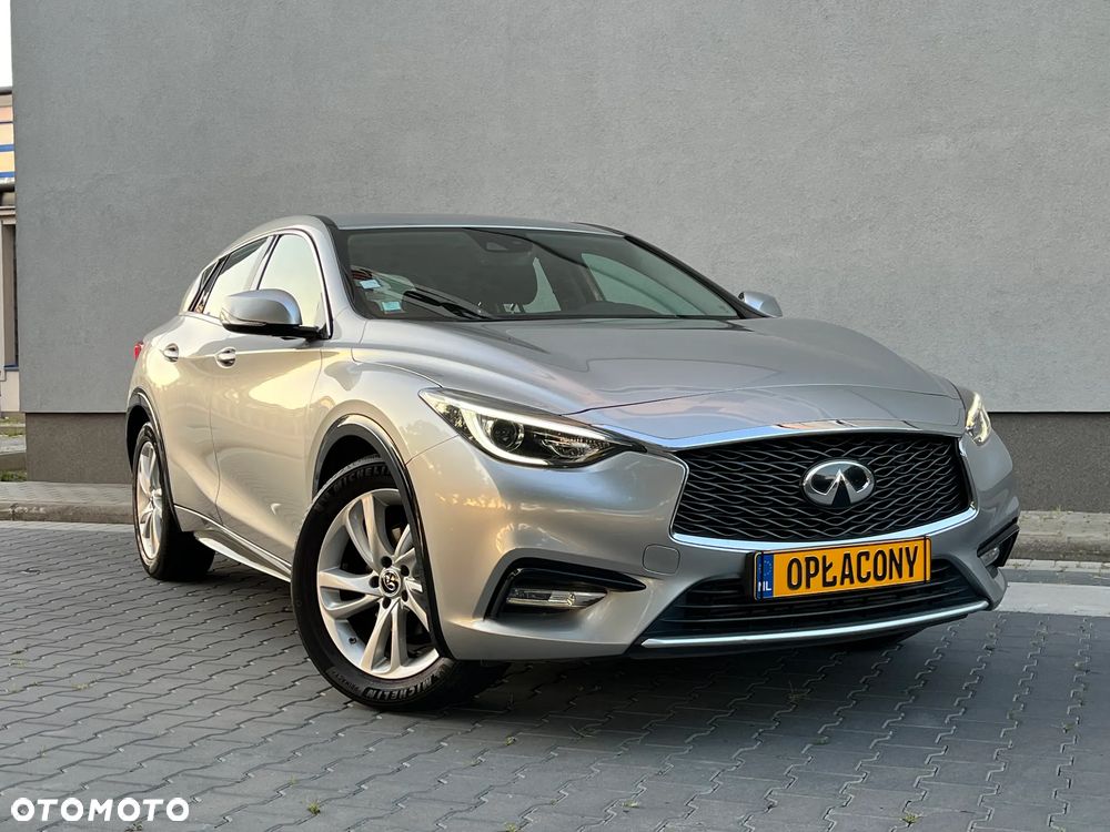Infiniti Q30 - 2