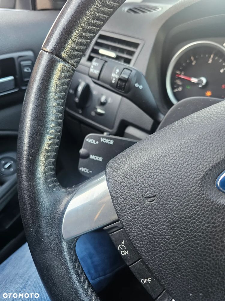 Ford Kuga 2.0 TDCi 4x4 Titanium - 14