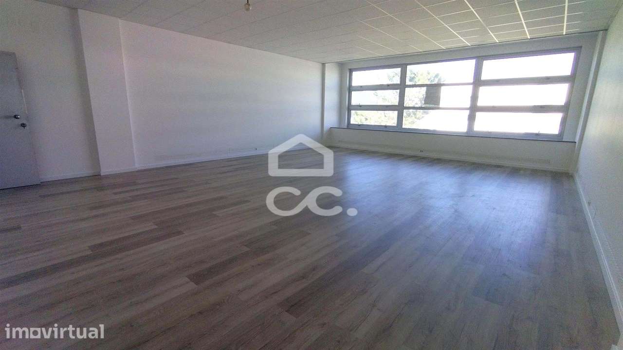 Escritório  Arrendamento em Marinha Grande,Marinha Grande - Grande imagem: 2/24