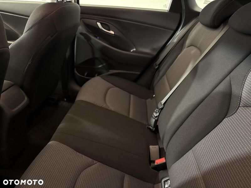 Hyundai i30 1.5 DPI Classic + - 20
