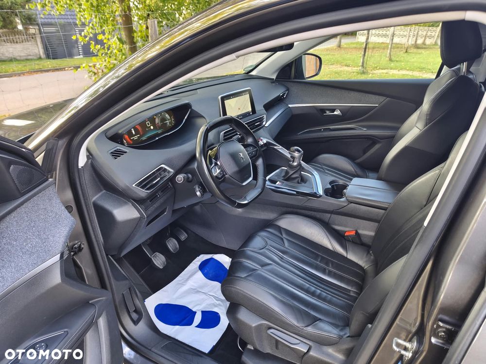 Peugeot 5008 - 22