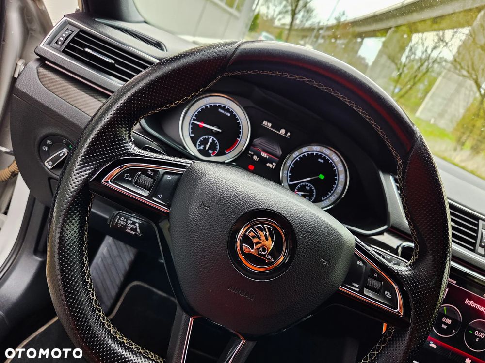 Skoda Superb 2.0 TDI SCR Sportline DSG - 35