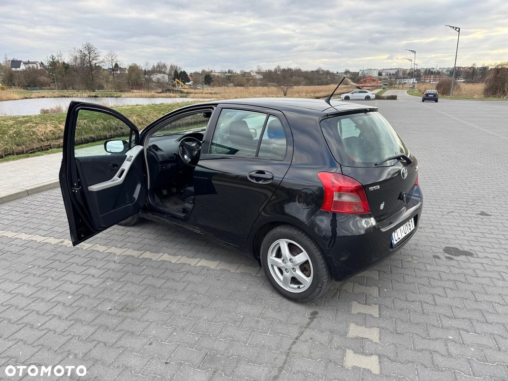 Toyota Yaris 1.3 VVT-i Sol - 3